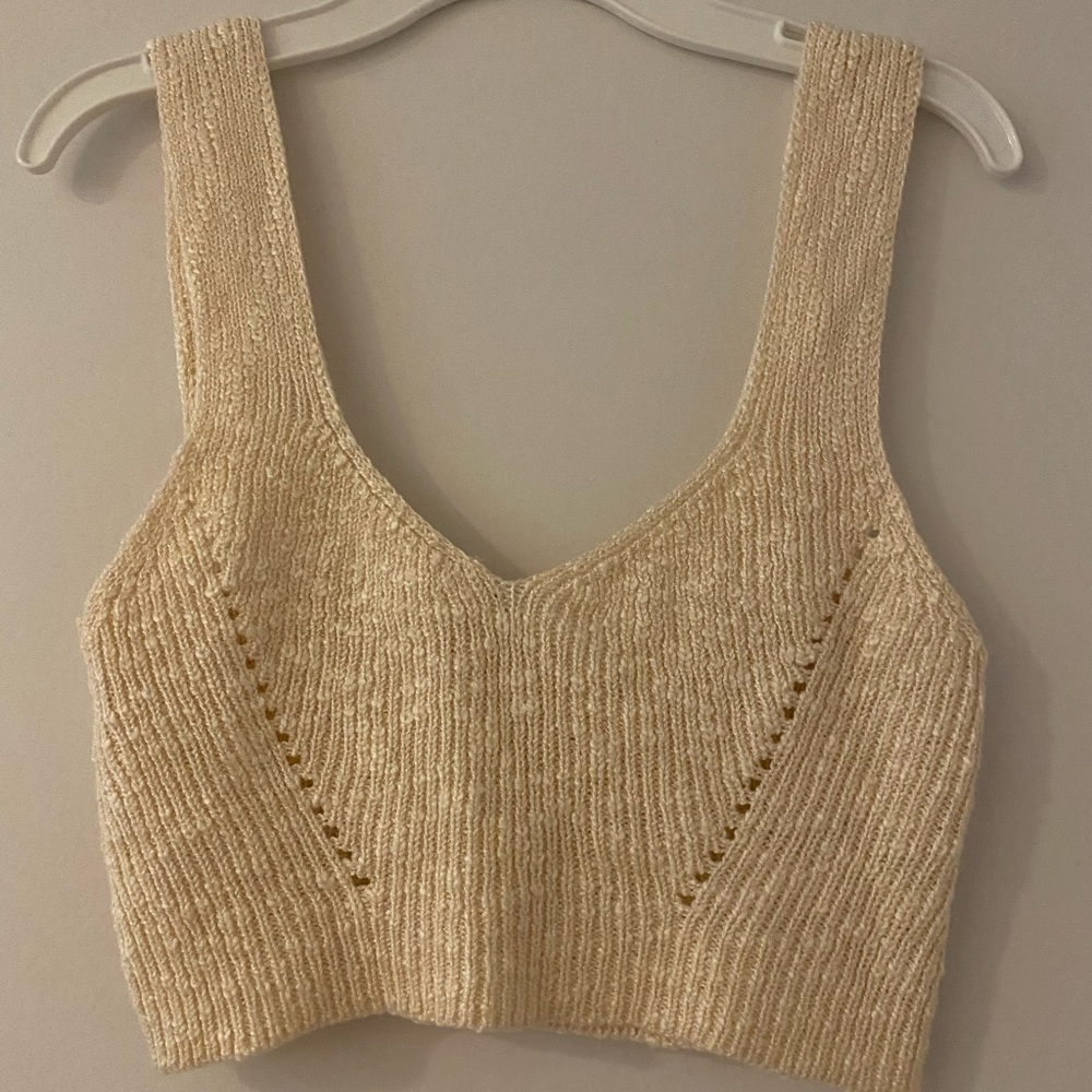 Hand made crochet cropped tank top (cream)